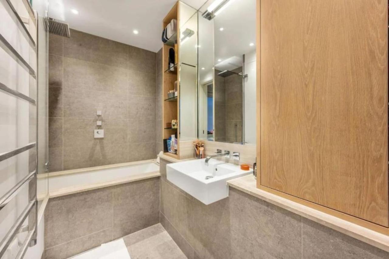 Posh 3 Bedroom Flat With Terrace And Indoor Fireplace In Mayfair, Near Hyde Park London Exterior photo